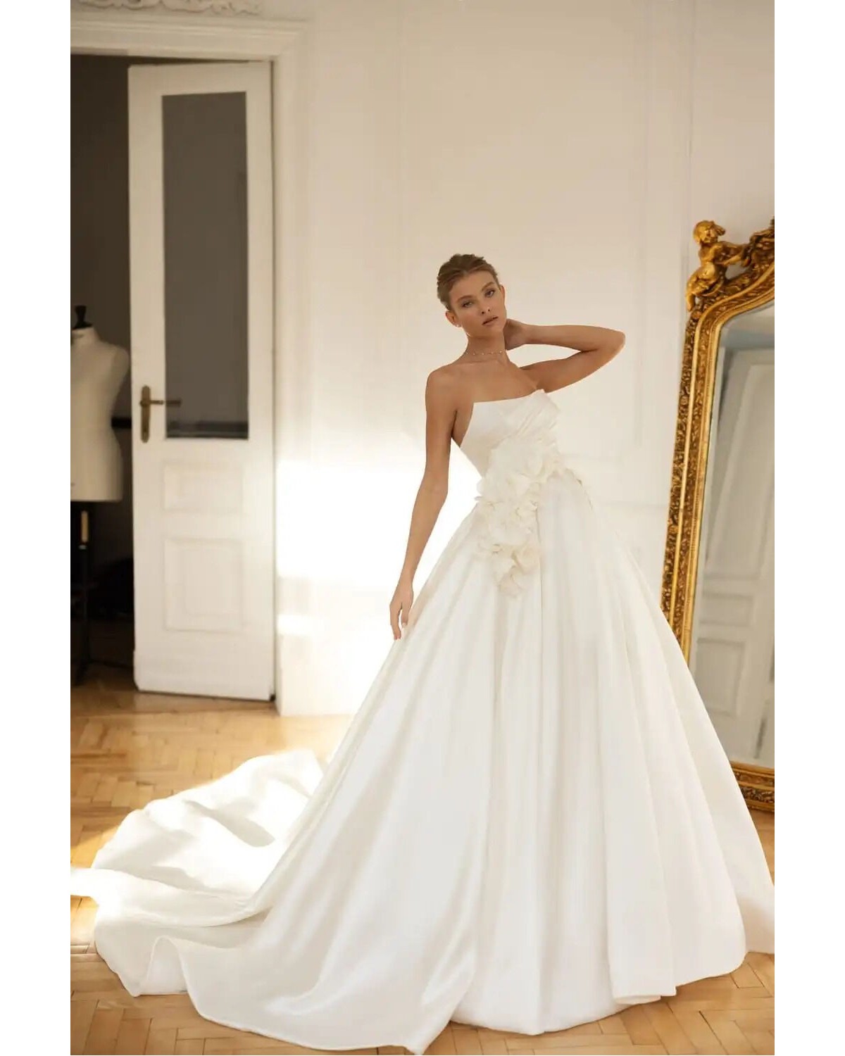 abito da sposa 2024 Less is More Oranta - Eva Lendel