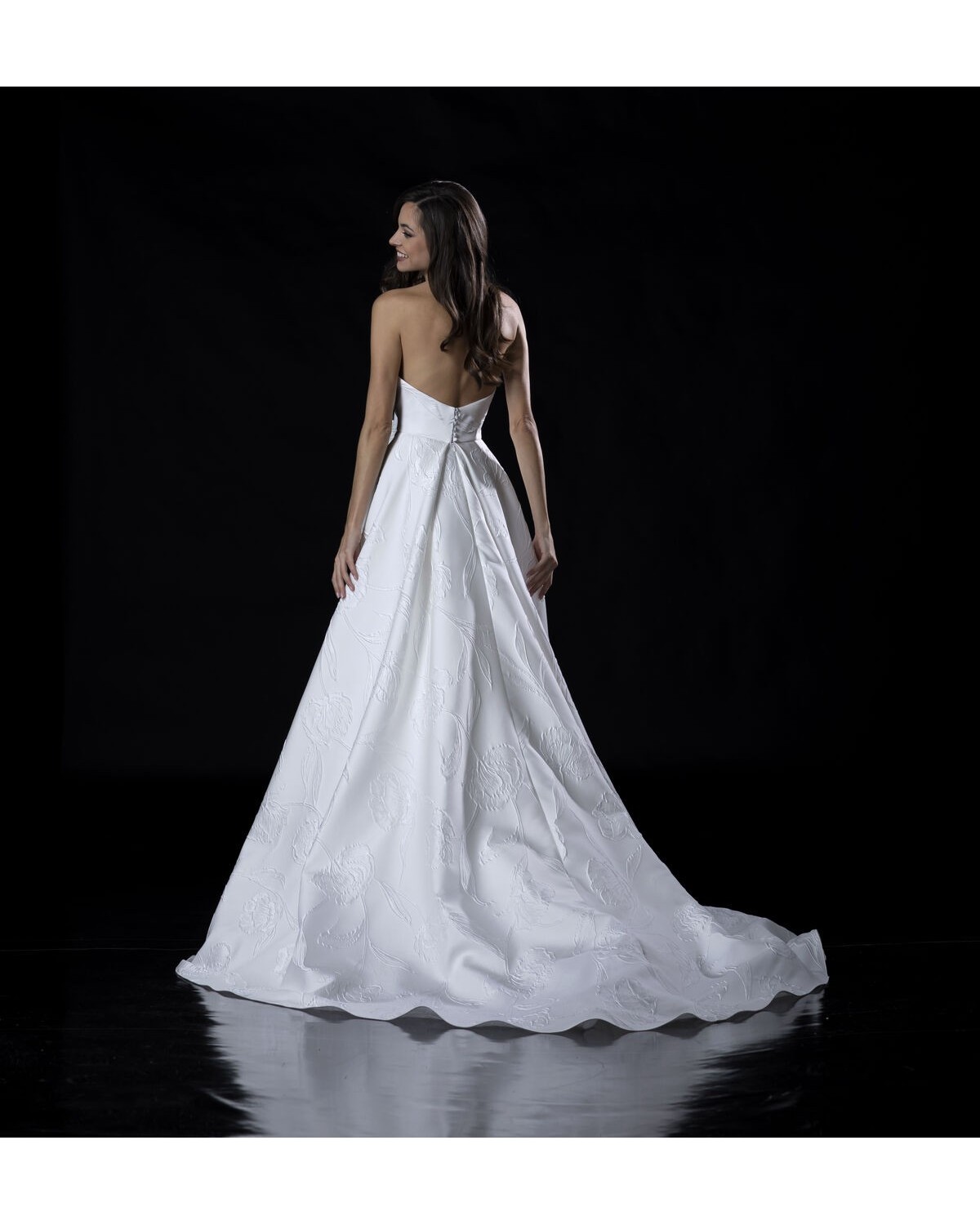 abito da sposa E0867 2024 - Valentini Couture