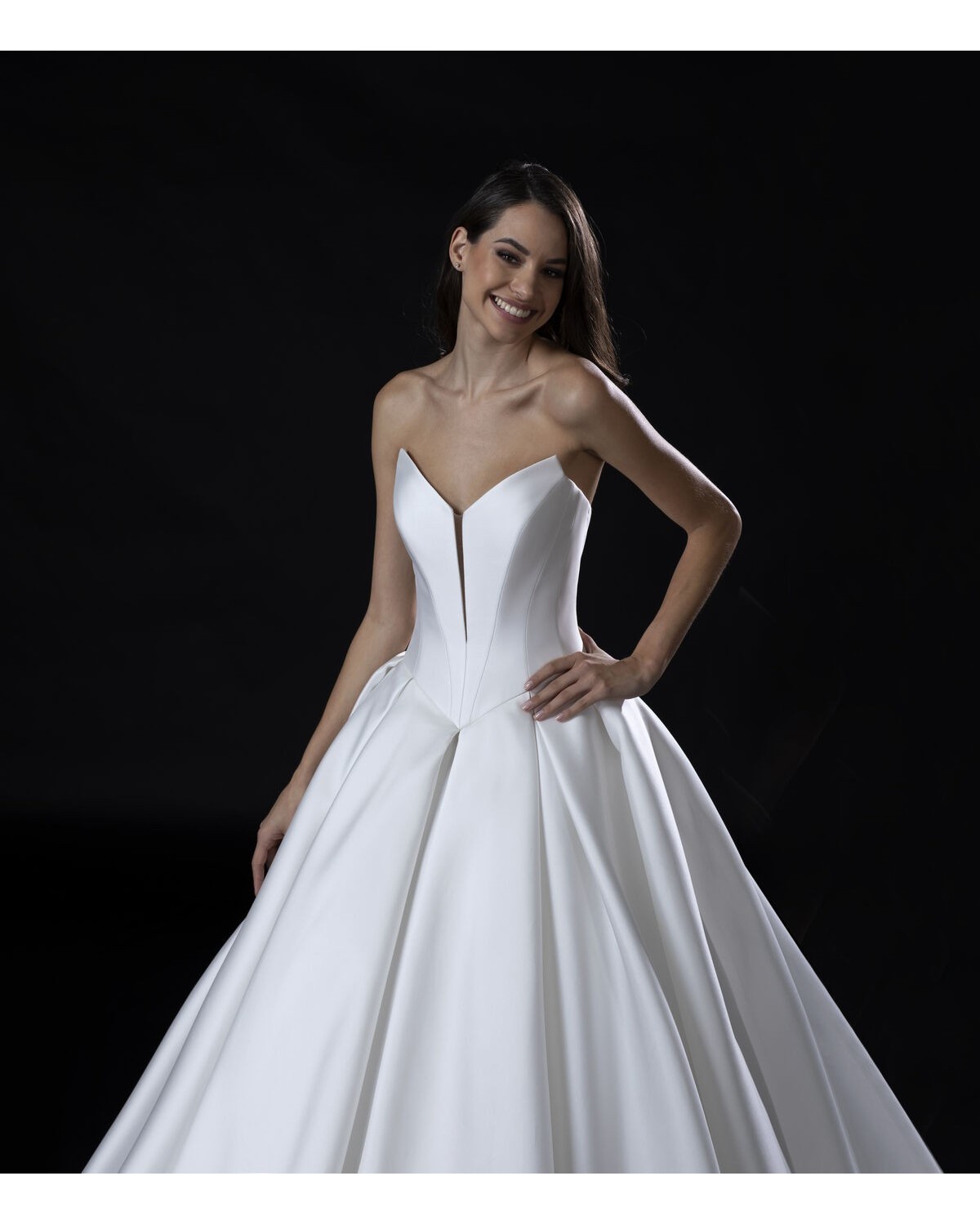 abito da sposa E0889 2025 - Valentini Couture