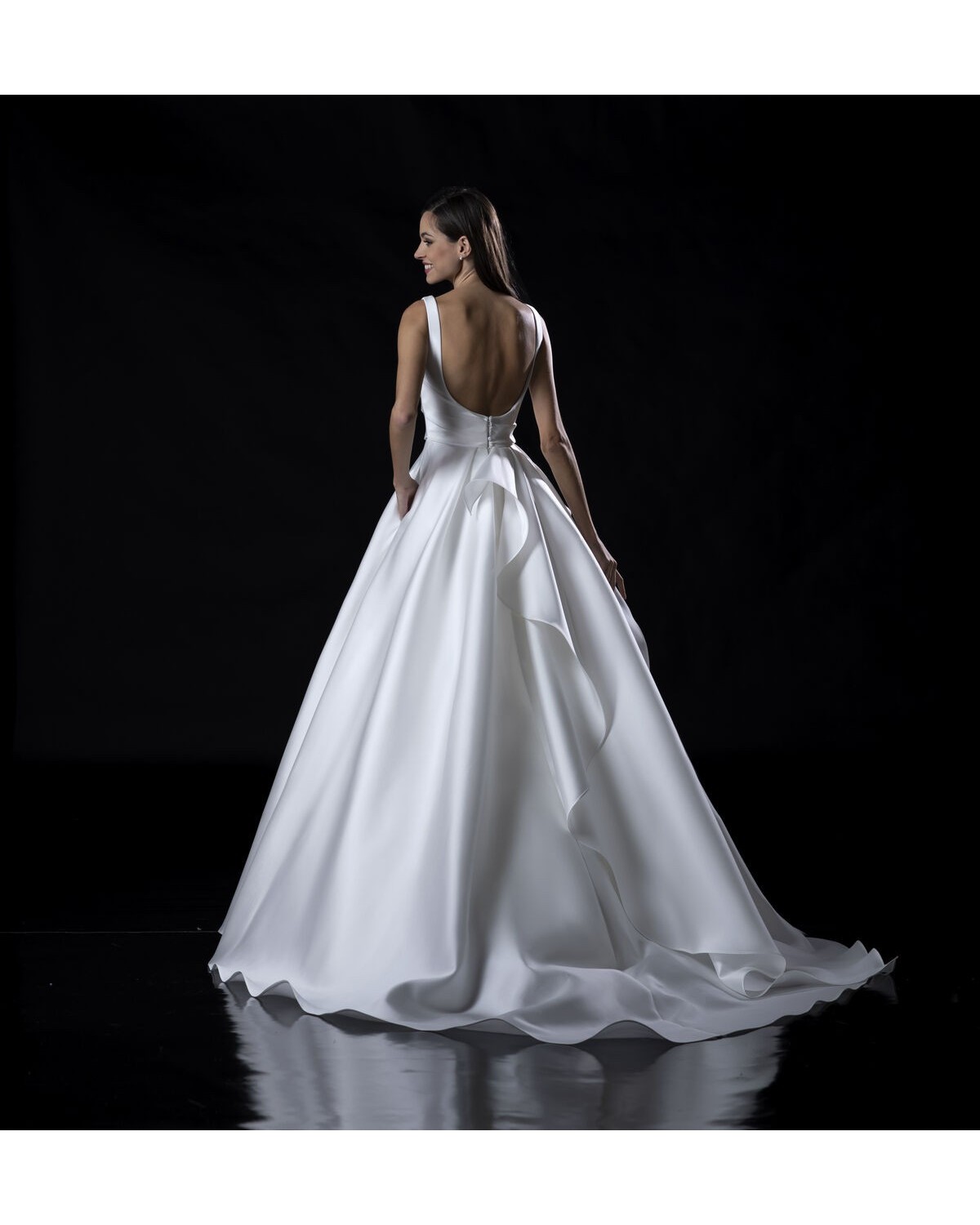 abito da sposa E0877 2024 - Valentini Couture