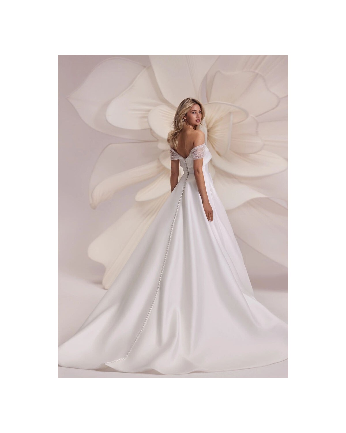 abito da sposa 2025 teya Less is More - Eva Lendel