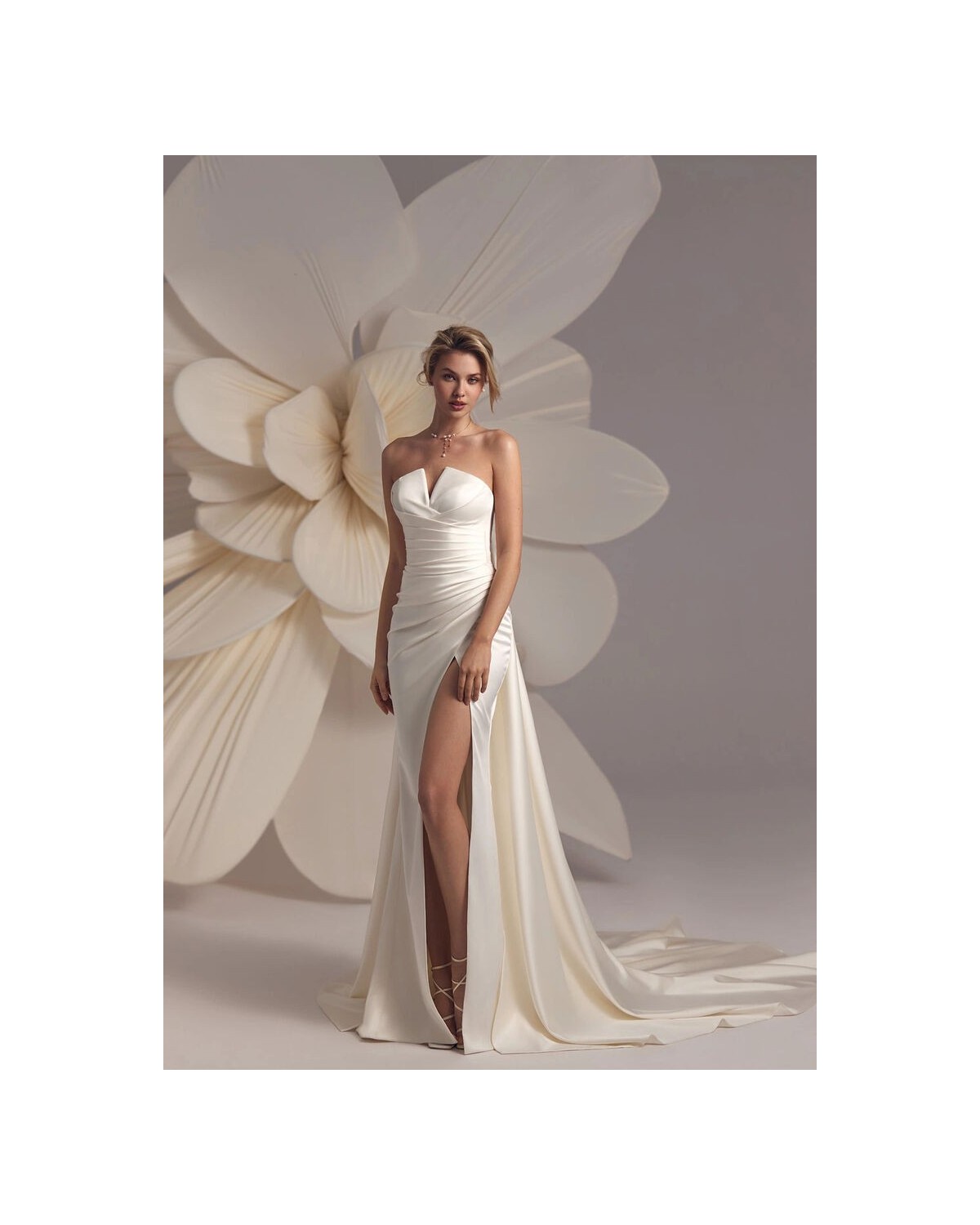 abito da sposa 2025 chantel Less is More - Eva Lendel