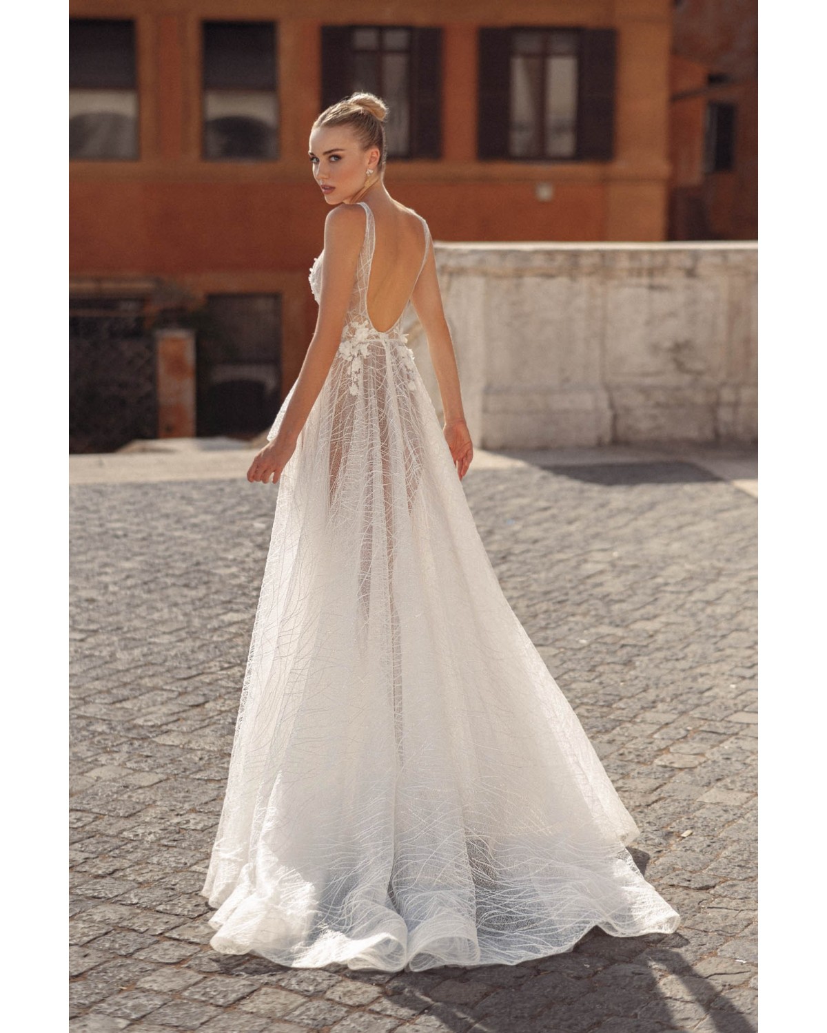 abito da sposa Collezione Pantheon 2024 Leah - MUSE by Berta