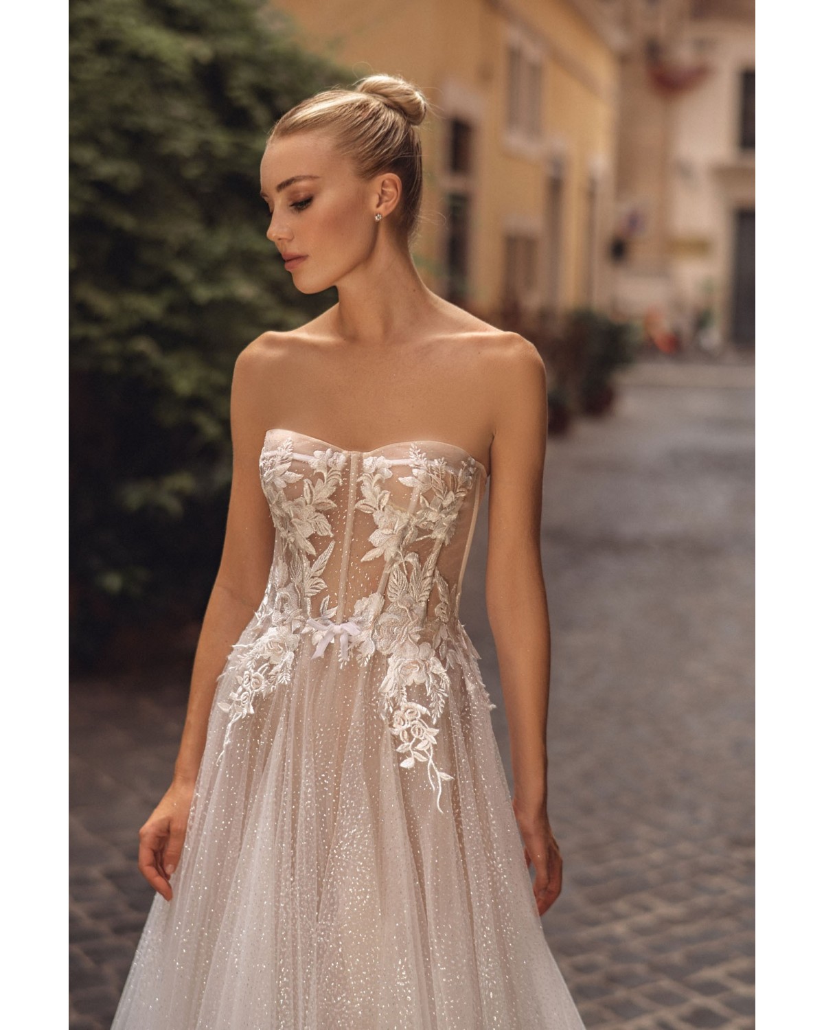 abito da sposa Collezione Pantheon 2024 Lola - MUSE by Berta