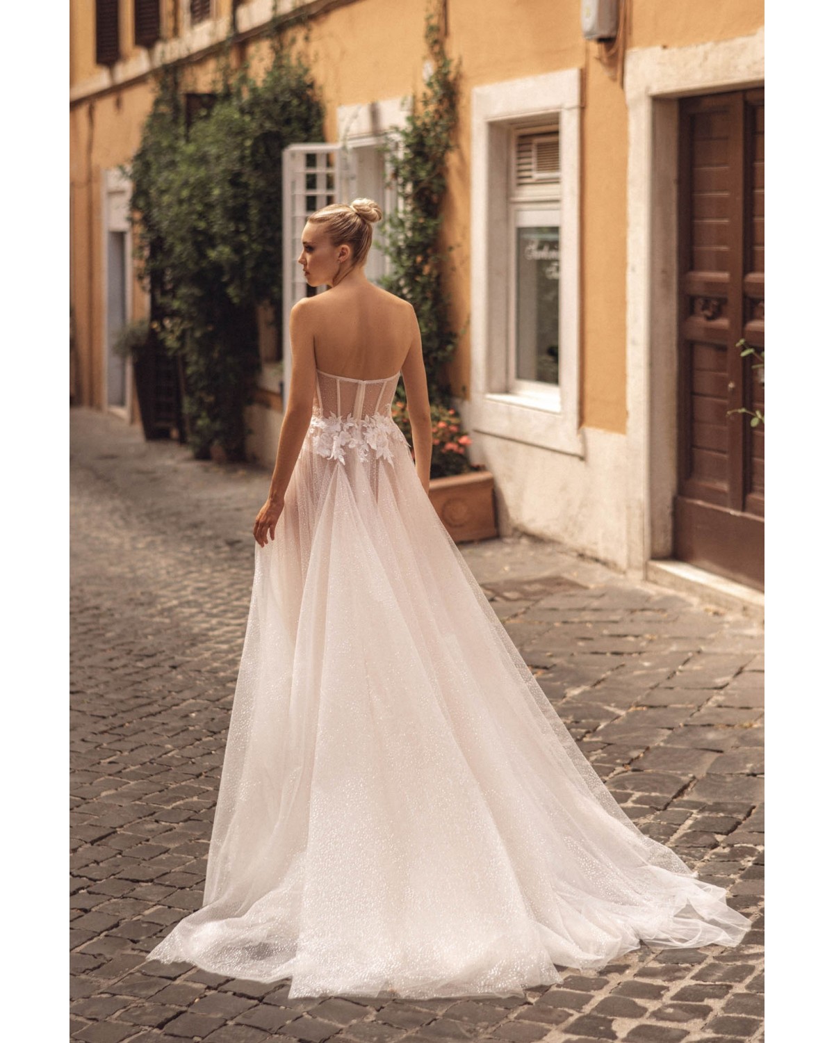 abito da sposa Collezione Pantheon 2024 Lola - MUSE by Berta