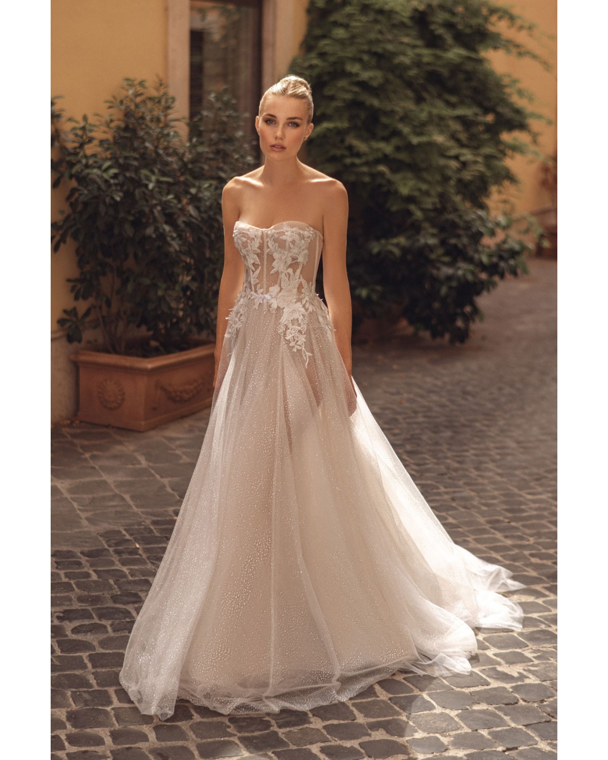 abito da sposa Collezione Pantheon 2024 Lola - MUSE by Berta