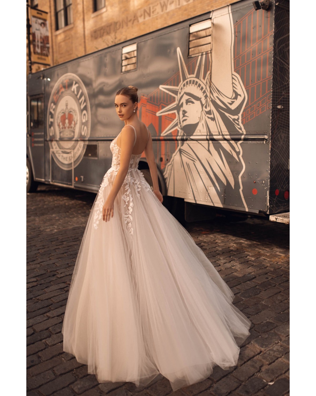 abito da sposa Collezione NYC 2024 Melody - MUSE by Berta